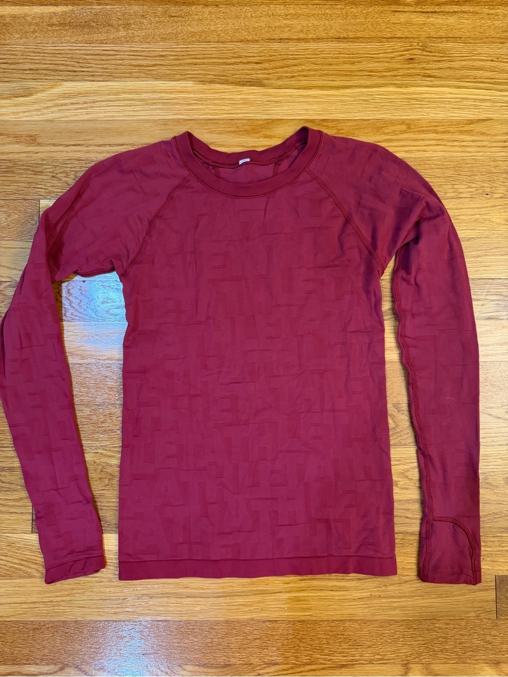 Athleta Momentum Seamless Logo Long Sleeve Top in Red - Size Est. Small